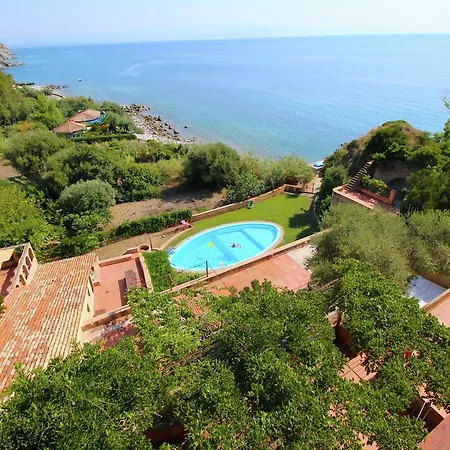 Mansion In Capo Vaticano By The Sea
