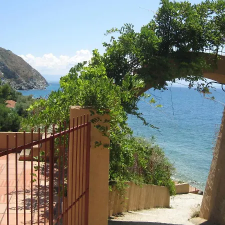 Mansion In Capo Vaticano By The Sea
